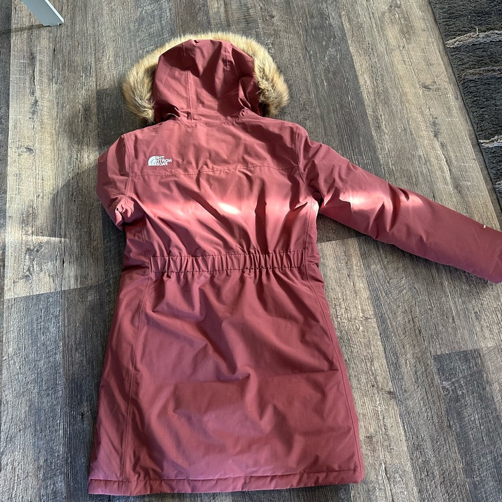 Women’s North Face Goose Down Parka - Picture 3 of 3